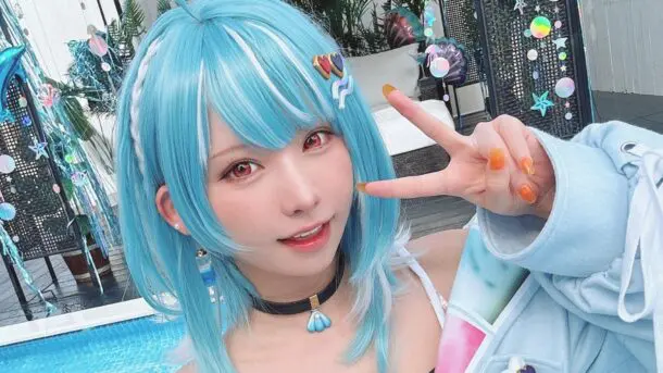 Popular cosplayer causa la ira del público — Kudasai