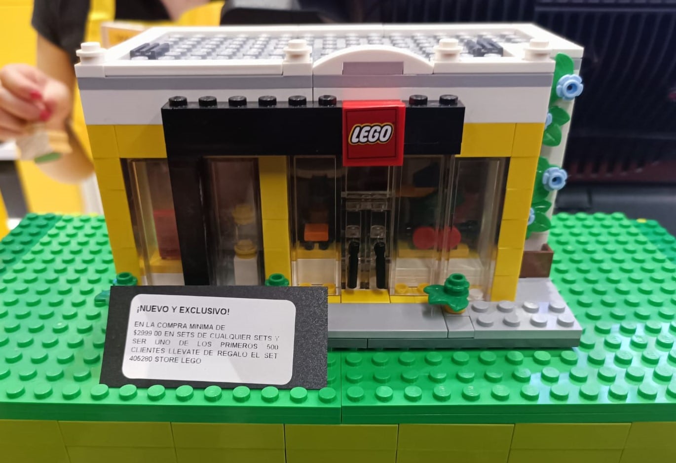 Lego Store Satelite