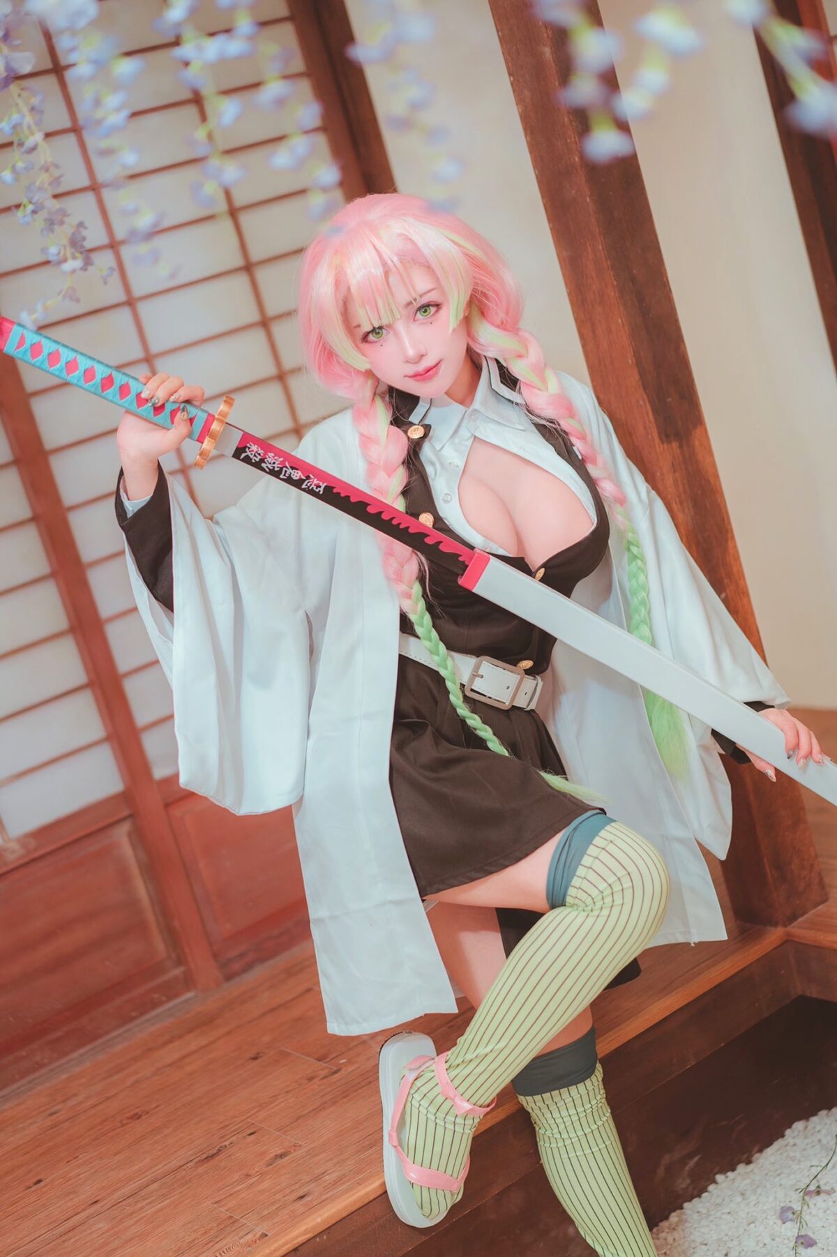 Mitsuri Kanroji Cosplay 2