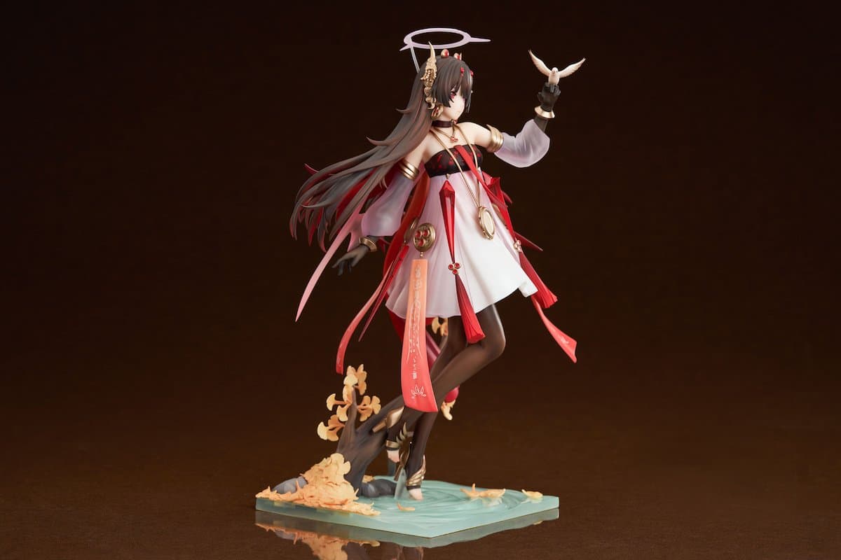 Lucia De Punishing: Gray Raven Llega En Forma De Una Asombrosa Figura