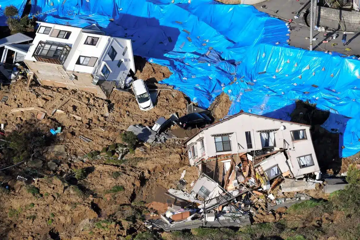 Terremoto En Japón Trastorna La Vida De Artista H &Quot;Mizuyan&Quot;