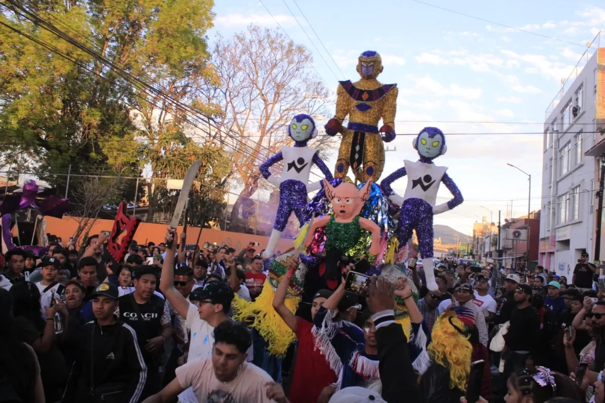 Dragon Ball Freezer Desfila En Carnaval En Mexico 1