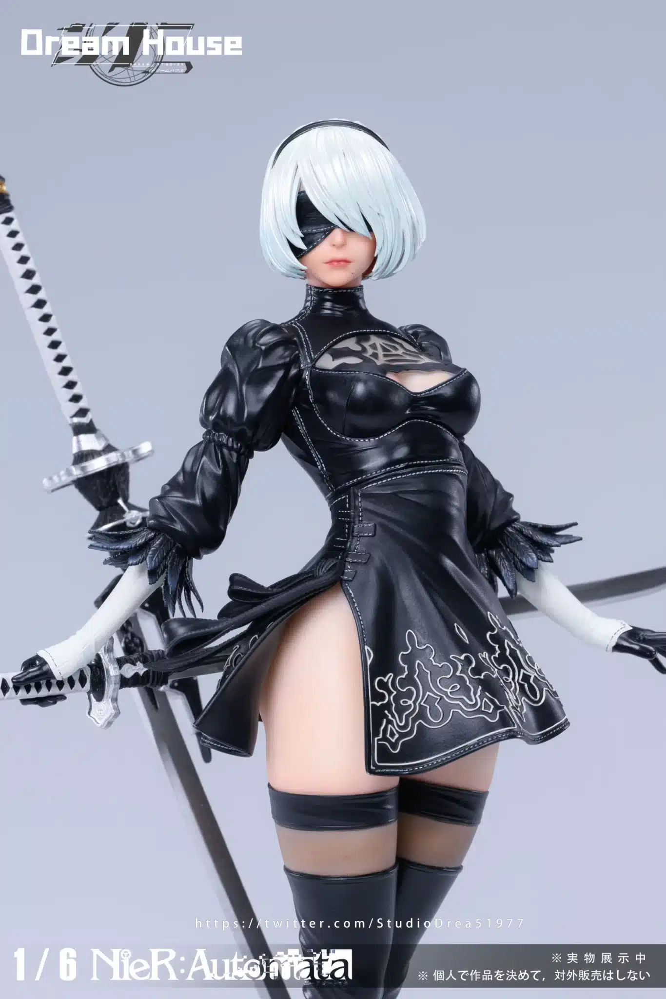 2B De Nier: Automata Enamora Con Sus Muslos En Increíbles Figuras