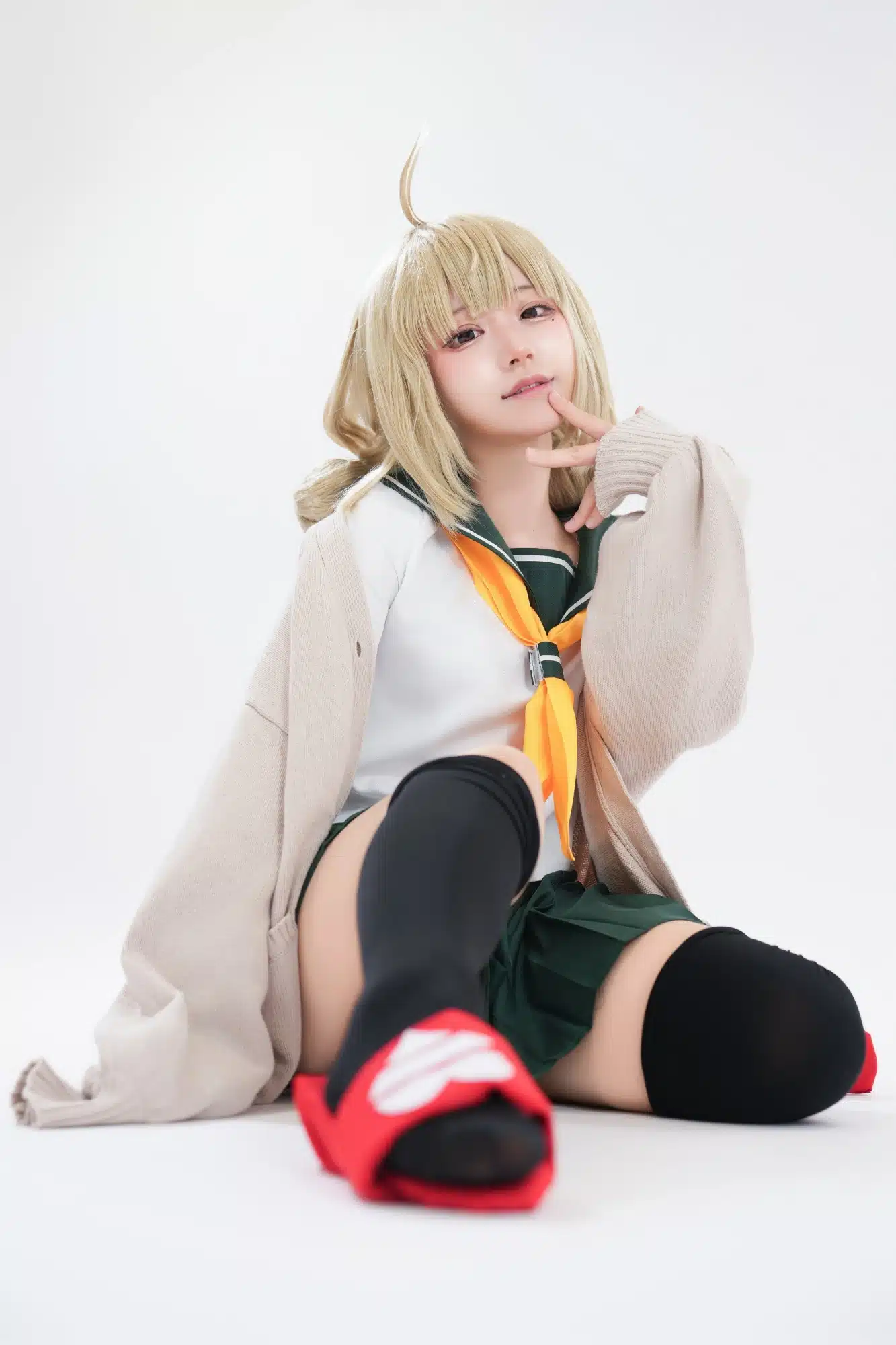 Kiwi Araga Mahou Shoujo Ni Akogarete Cosplay 0102